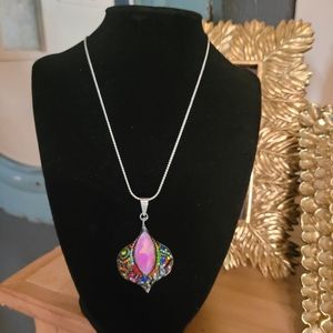 925 Silver Stunning Swarovski crystal Pendant with matching earings.